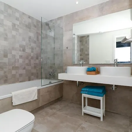 Apartment Newly Refurbished 2bed In Infinity, Pool By Rafleys Estepona